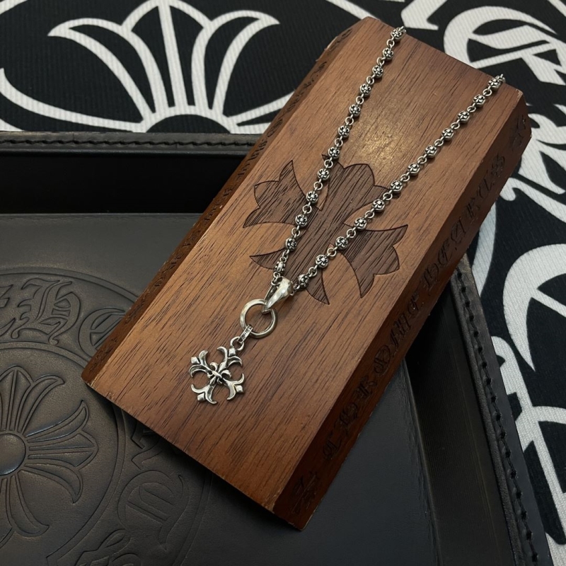 Ch*0me He**ts necklaces